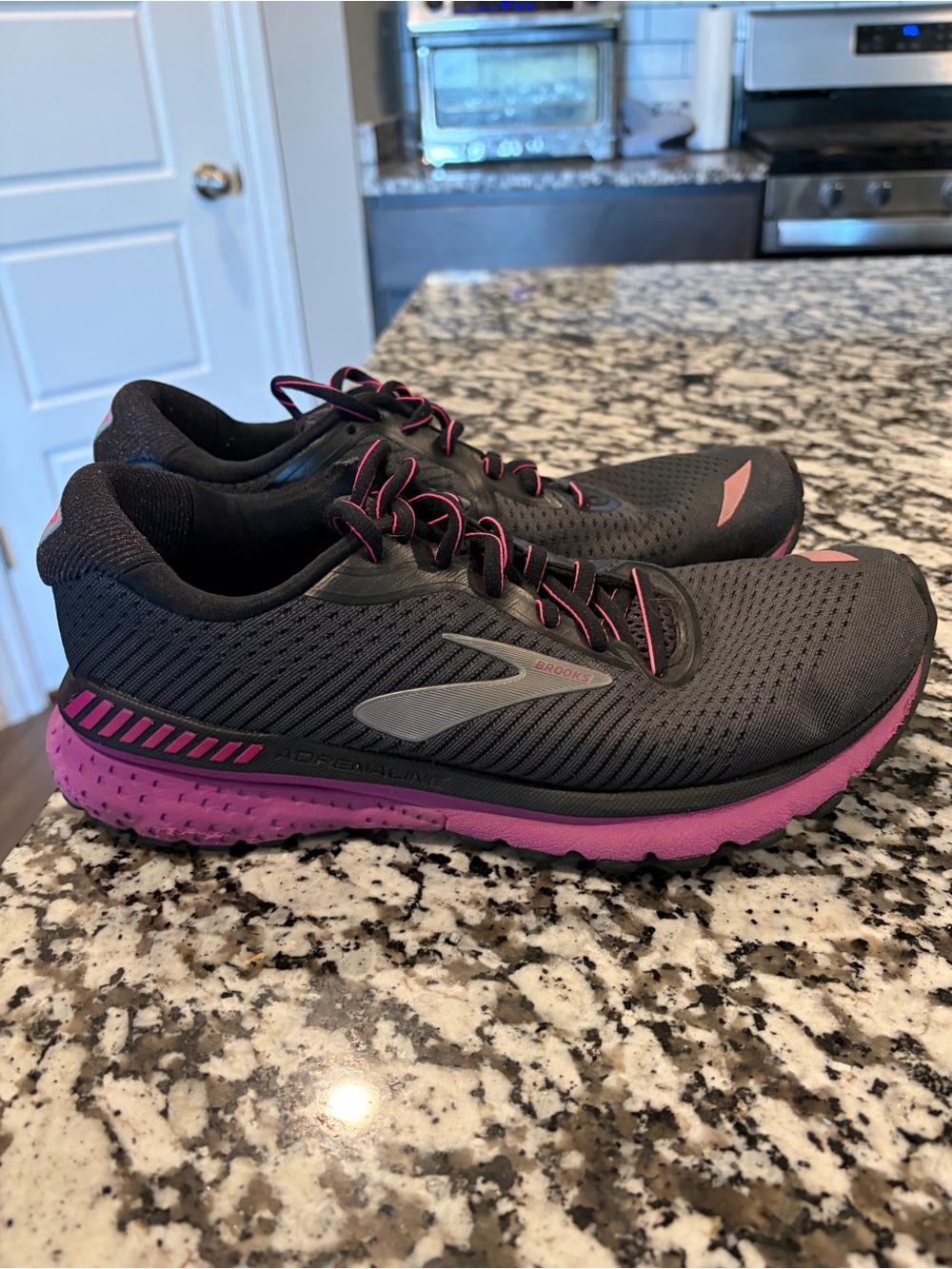 Brooks Women's Adrenaline GTS 20  Shoes‎